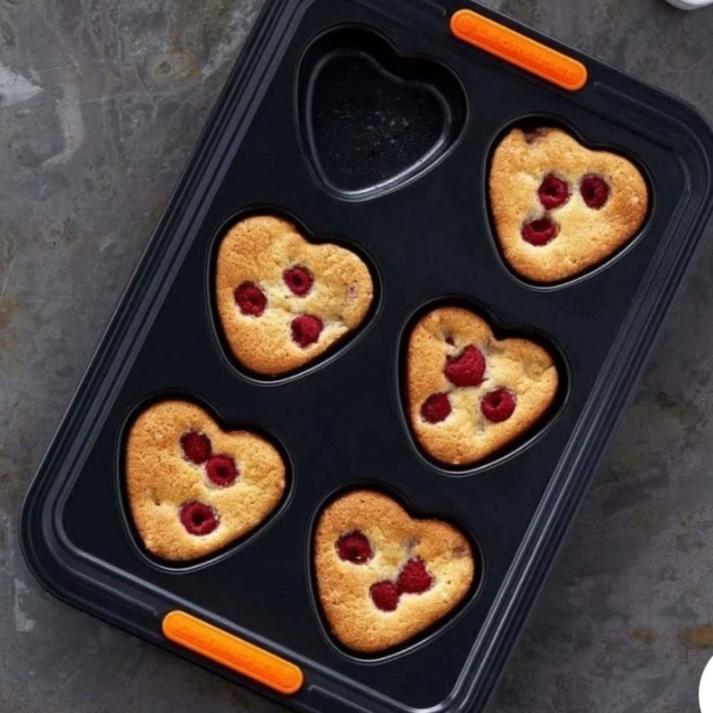 Le Creuset Heart-Shaped 6-Cup Nonstick Pan